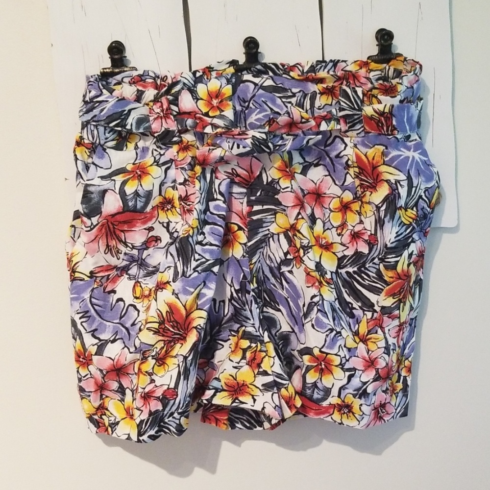 NWT High waisted flowy shorts